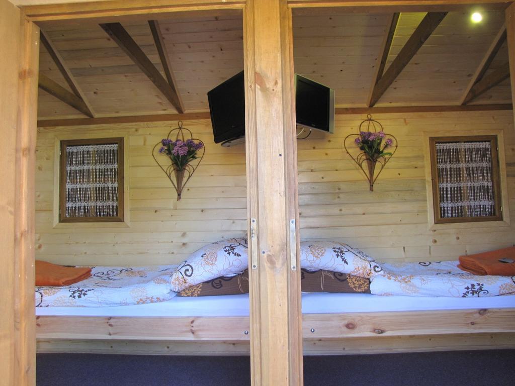 Gosciniec Grek Zorba - Pokoje I Domki 4 Osobowe - 16Km Od Zator Energylandia Inwałd Kamer foto