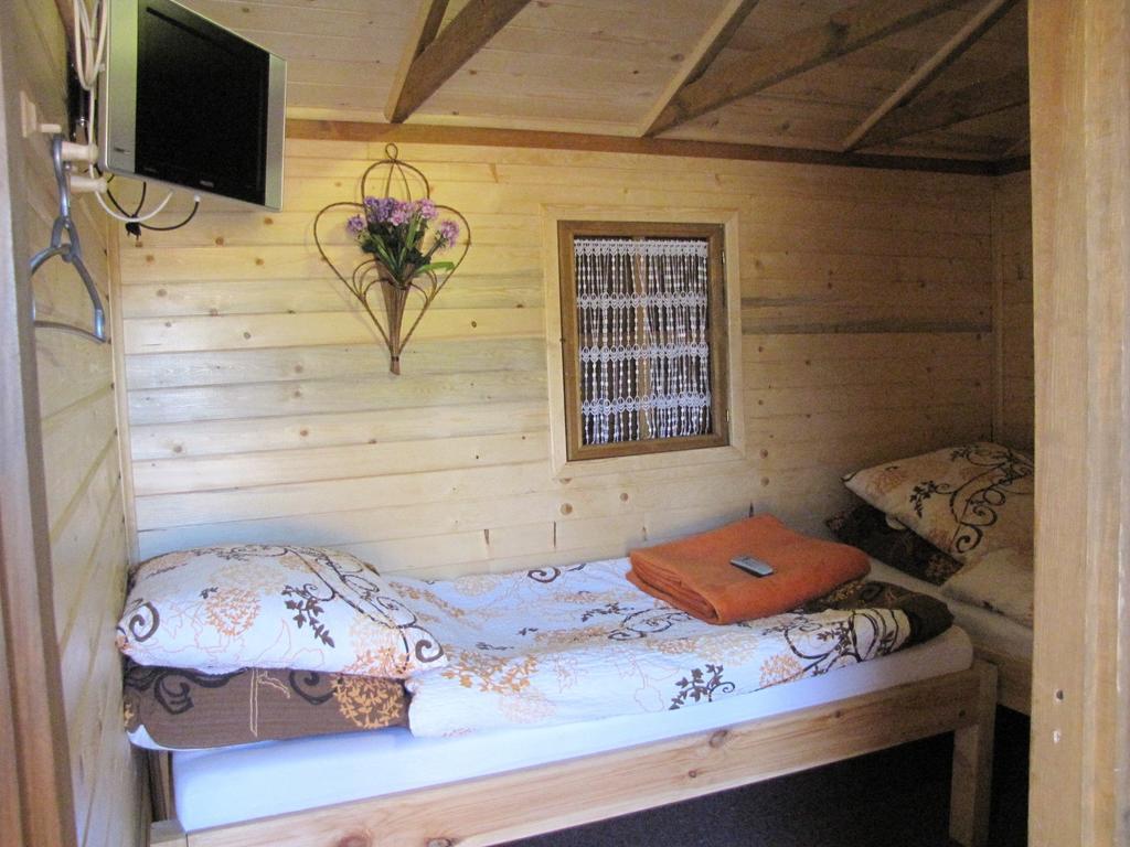 Gosciniec Grek Zorba - Pokoje I Domki 4 Osobowe - 16Km Od Zator Energylandia Inwałd Kamer foto